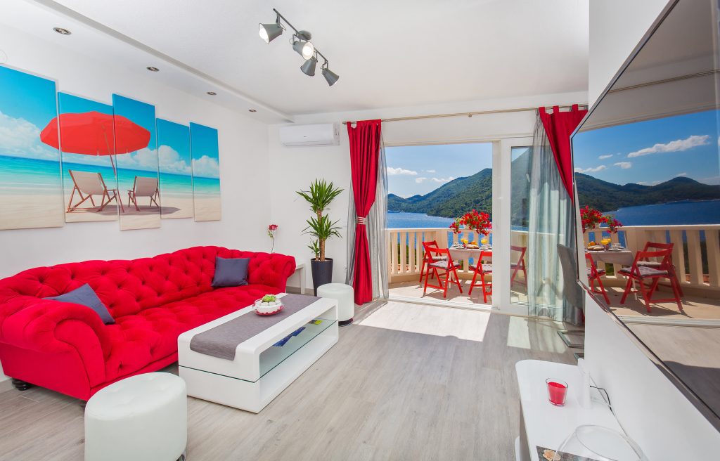 Apartment with a sea view