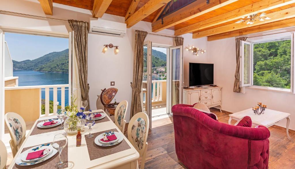 Apartment with a sea view