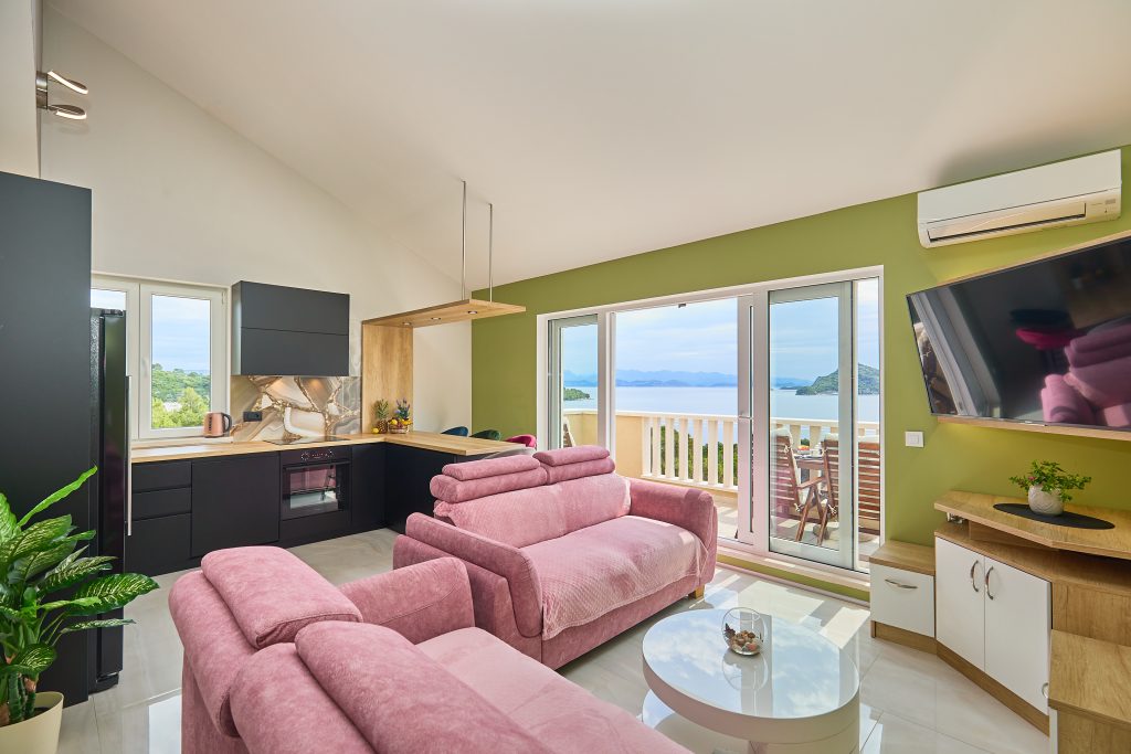 Apartment with a sea view